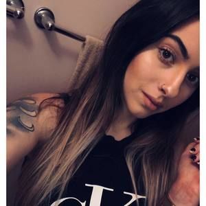 Meet your Posher, Mia